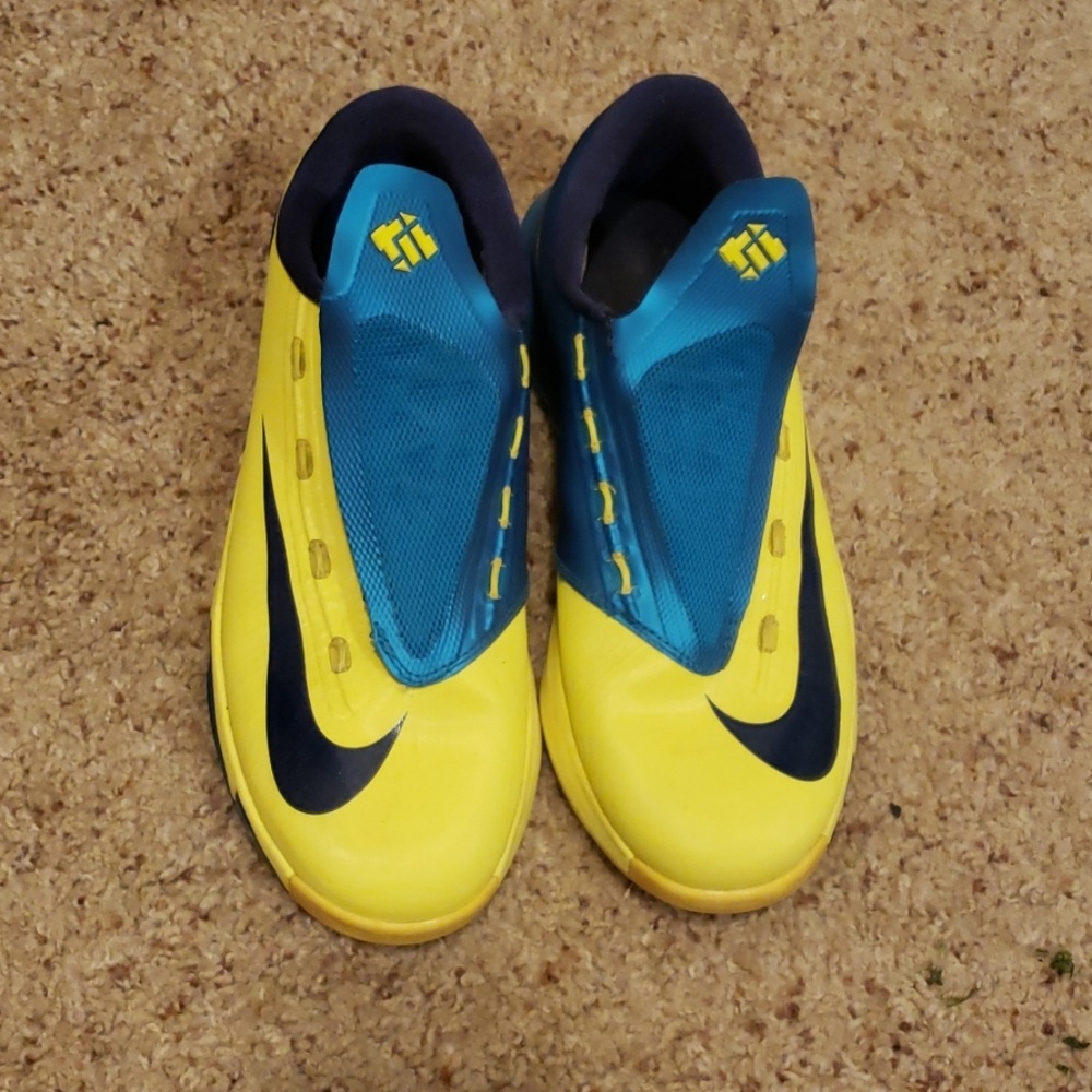 2013 Boys Nike Kd 6 shoes size 5.5
